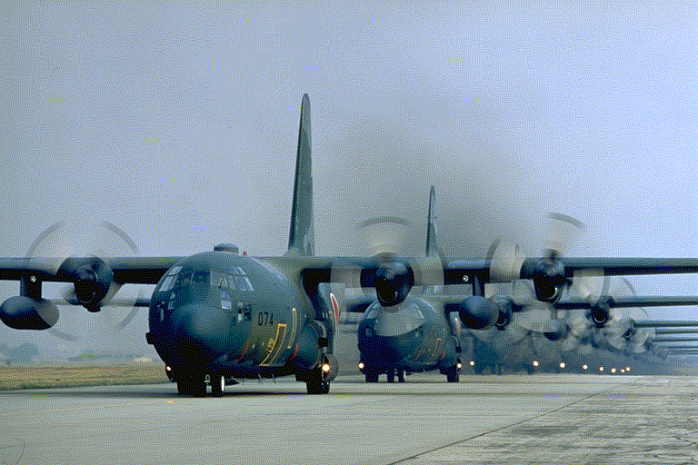 http://www.flygplan.info/images/c130_japan67b.gif